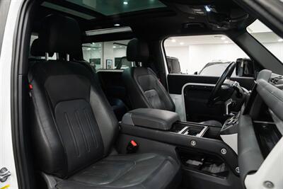 2022 Land Rover Defender X-Dynamic SE   - Photo 10 - Gladstone, OR 97027