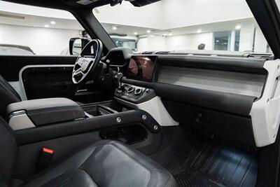 2022 Land Rover Defender X-Dynamic SE   - Photo 9 - Gladstone, OR 97027