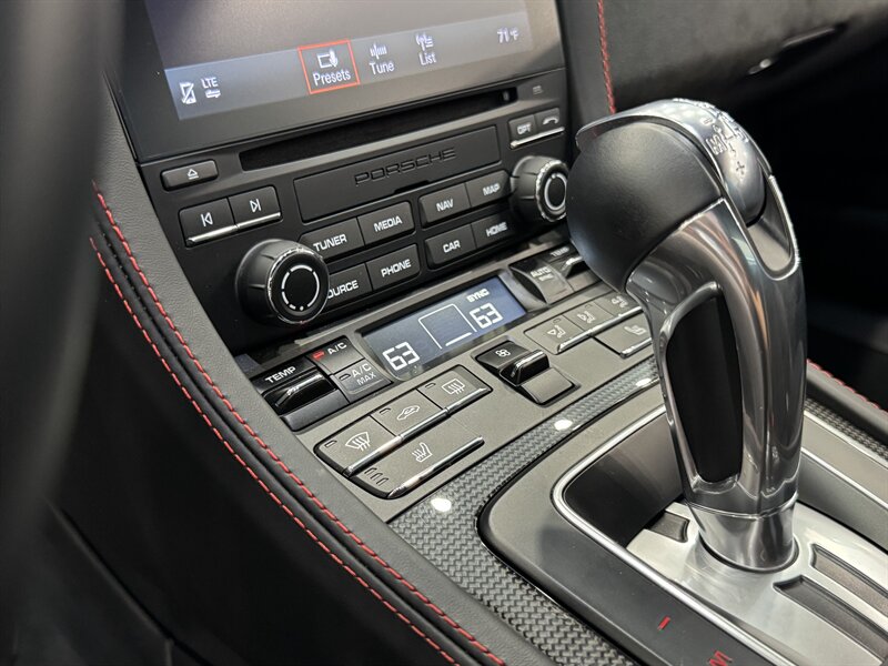 2021 Porsche Cayman GT4 photo 35