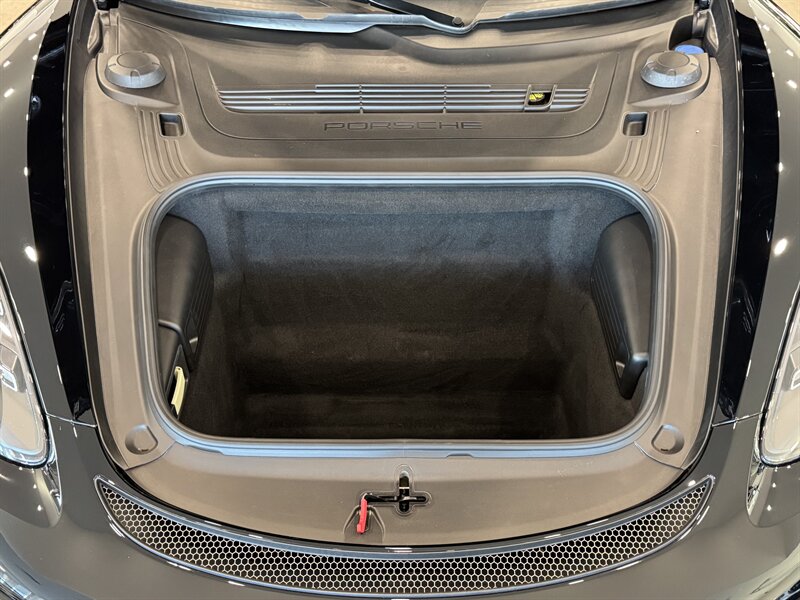 2021 Porsche Cayman GT4 photo 46