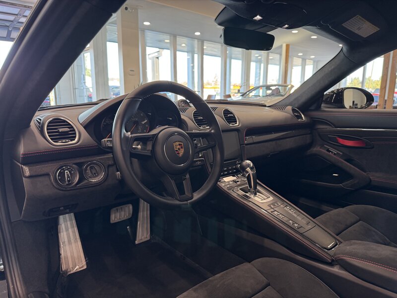2021 Porsche Cayman GT4 photo 15