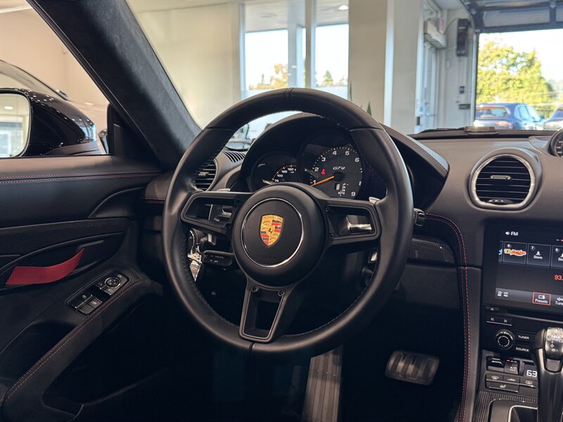 2021 Porsche Cayman GT4 photo 21