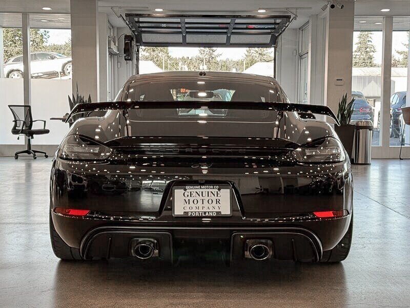 2021 Porsche Cayman GT4 photo 4