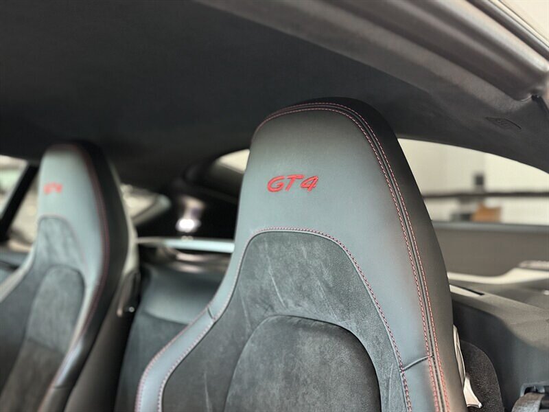 2021 Porsche Cayman GT4 photo 17