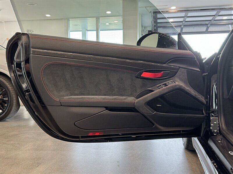 2021 Porsche Cayman GT4 photo 9