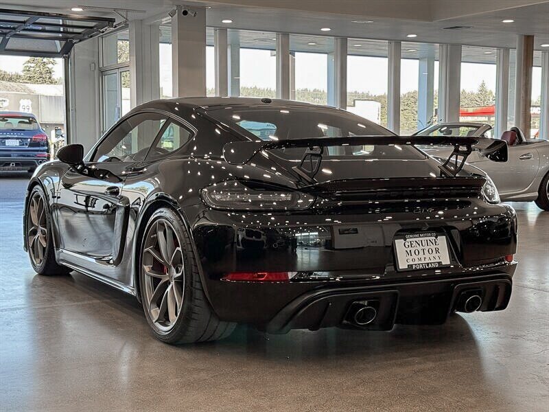 2021 Porsche Cayman GT4 photo 3