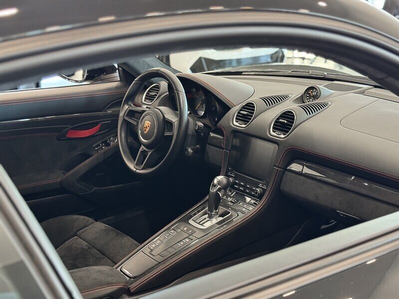 2021 Porsche Cayman GT4 photo 39