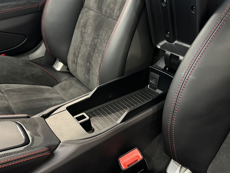 2021 Porsche Cayman GT4 photo 38