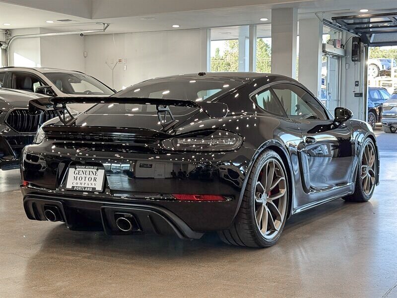2021 Porsche Cayman GT4 photo 5