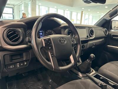 2018 Toyota Tacoma TRD Sport   - Photo 13 - Gladstone, OR 97027