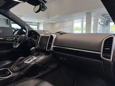 2017 Porsche Cayenne Platinum Edition   - Photo 10 - Gladstone, OR 97027