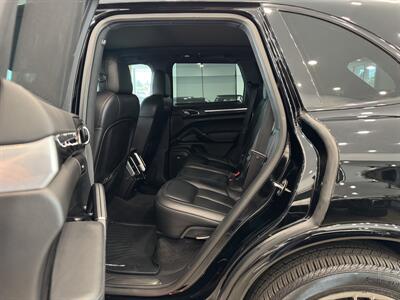 2017 Porsche Cayenne Platinum Edition   - Photo 12 - Gladstone, OR 97027