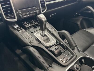 2017 Porsche Cayenne Platinum Edition   - Photo 35 - Gladstone, OR 97027