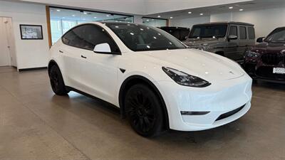 2024 Tesla Model Y Long Range   - Photo 2 - Gladstone, OR 97027