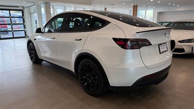 2024 Tesla Model Y Long Range   - Photo 4 - Gladstone, OR 97027