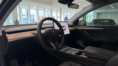 2024 Tesla Model Y Long Range   - Photo 5 - Gladstone, OR 97027