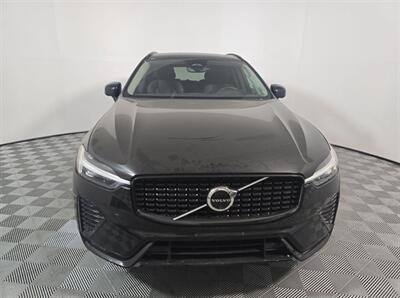 2024 Volvo XC60 B5 Plus Dark Theme   - Photo 2 - Gladstone, OR 97027