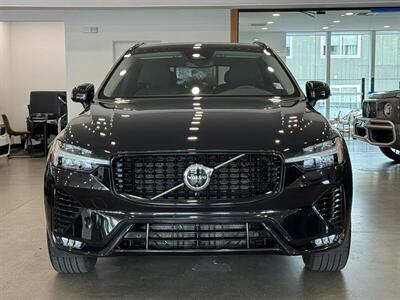 2024 Volvo XC60 B5 Plus Dark Theme   - Photo 2 - Gladstone, OR 97027
