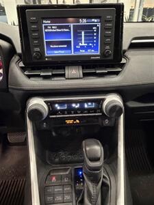 2021 Toyota RAV4 LE - Photo 11 - Gladstone, OR 97027