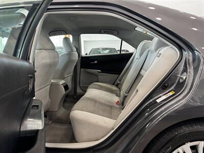 2012 Toyota Camry Hybrid LE   - Photo 12 - Gladstone, OR 97027