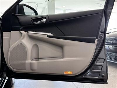 2012 Toyota Camry Hybrid LE   - Photo 14 - Gladstone, OR 97027