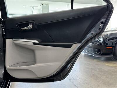 2012 Toyota Camry Hybrid LE   - Photo 16 - Gladstone, OR 97027