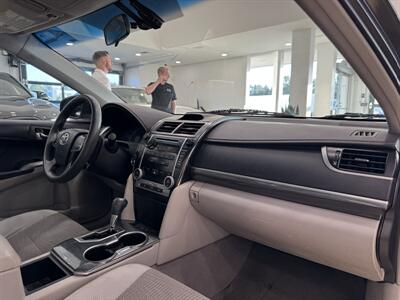 2012 Toyota Camry Hybrid LE   - Photo 5 - Gladstone, OR 97027