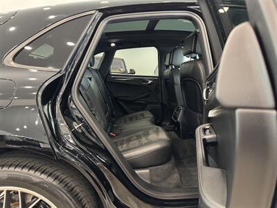 2018 Porsche Macan   - Photo 10 - Gladstone, OR 97027