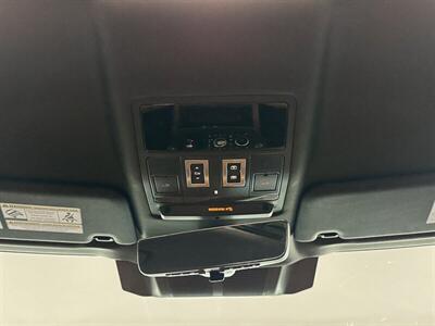 2024 Land Rover Defender 90 P300 S   - Photo 27 - Gladstone, OR 97027