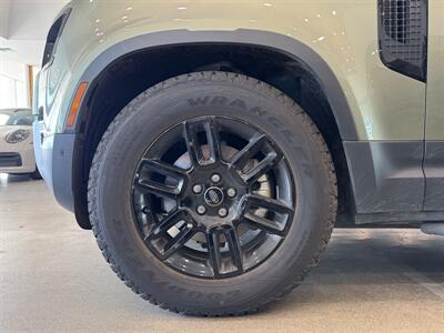 2024 Land Rover Defender 90 P300 S   - Photo 30 - Gladstone, OR 97027