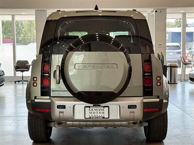 2024 Land Rover Defender 90 P300 S   - Photo 5 - Gladstone, OR 97027