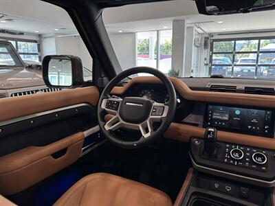 2024 Land Rover Defender 90 P300 S   - Photo 14 - Gladstone, OR 97027