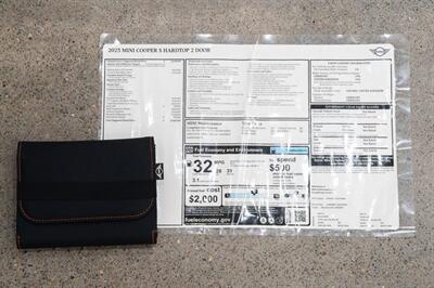 2025 MINI Hardtop 2 Door Cooper S Signature Trim   - Photo 10 - Gladstone, OR 97027
