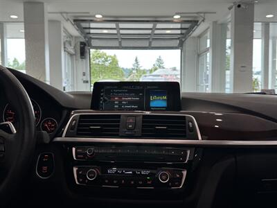 2017 BMW 330i xDrive   - Photo 24 - Gladstone, OR 97027