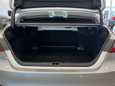 2022 Toyota Camry Hybrid XLE   - Photo 40 - Gladstone, OR 97027