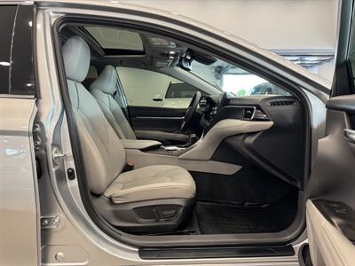 2022 Toyota Camry Hybrid XLE   - Photo 9 - Gladstone, OR 97027