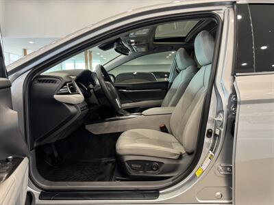 2022 Toyota Camry Hybrid XLE   - Photo 7 - Gladstone, OR 97027