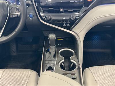 2022 Toyota Camry Hybrid XLE   - Photo 36 - Gladstone, OR 97027