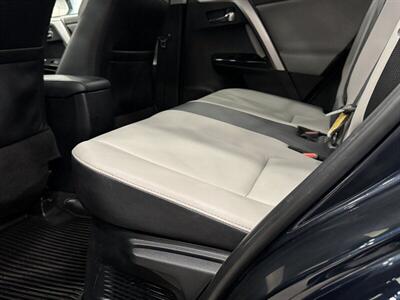 2017 Toyota RAV4 Hybrid Limited - Photo 19 - Gladstone, OR 97027