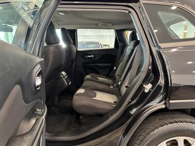 2016 Jeep Cherokee Sport   - Photo 12 - Gladstone, OR 97027