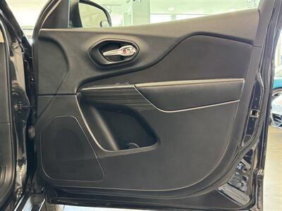 2016 Jeep Cherokee Sport   - Photo 14 - Gladstone, OR 97027