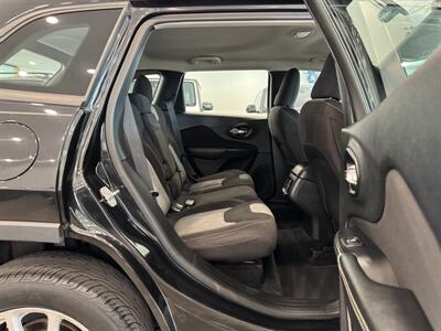 2016 Jeep Cherokee Sport   - Photo 10 - Gladstone, OR 97027