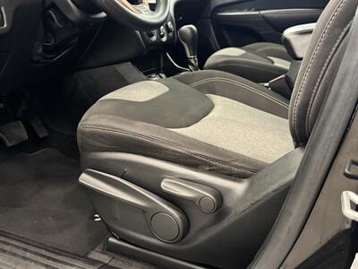 2016 Jeep Cherokee Sport   - Photo 17 - Gladstone, OR 97027