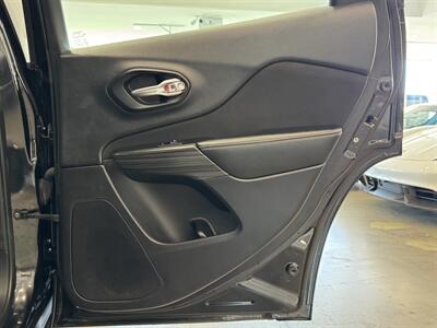 2016 Jeep Cherokee Sport   - Photo 16 - Gladstone, OR 97027