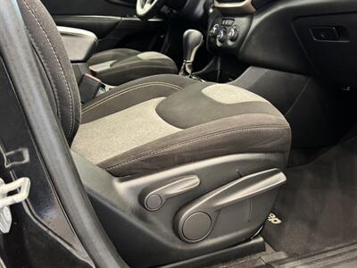 2016 Jeep Cherokee Sport   - Photo 18 - Gladstone, OR 97027