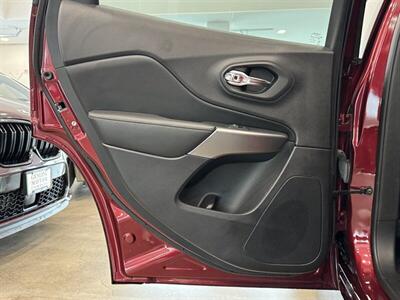 2019 Jeep Cherokee Limited - Photo 15 - Gladstone, OR 97027