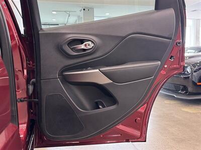 2019 Jeep Cherokee Limited - Photo 16 - Gladstone, OR 97027