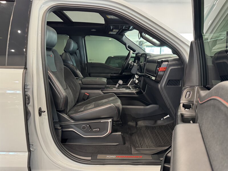 2023 Ford F-150 Raptor photo 7