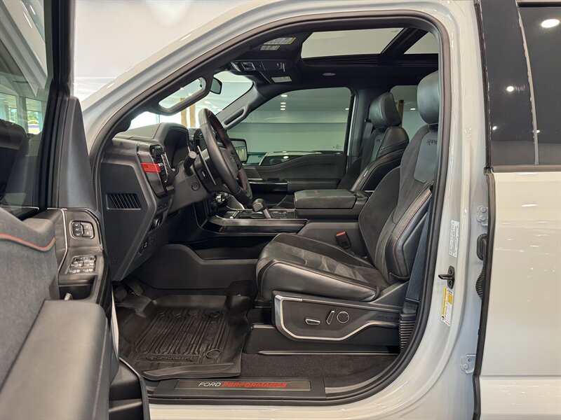2023 Ford F-150 Raptor photo 5