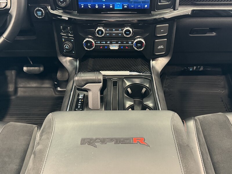 2023 Ford F-150 Raptor photo 35